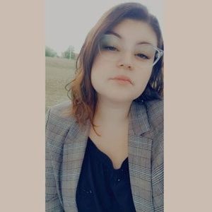 Meet your Posher, Kassandra